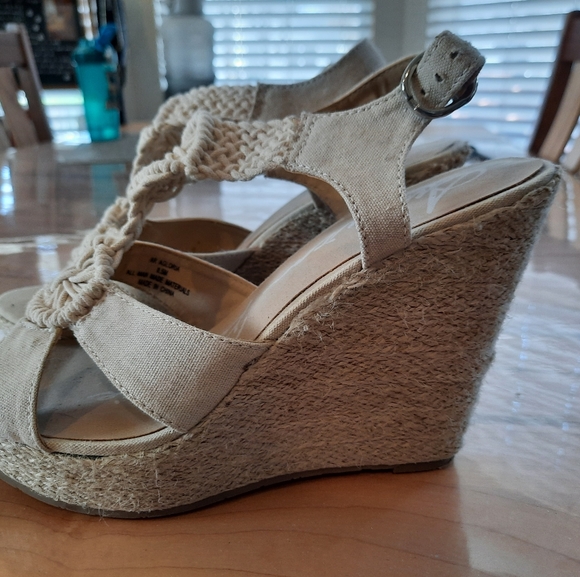 Cream & Jute Wedges - Picture 3 of 4